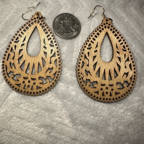 Bohemian Style Wooden Hollow Pattern Drop Dangle Earrings Retro - Picture 3 of 4